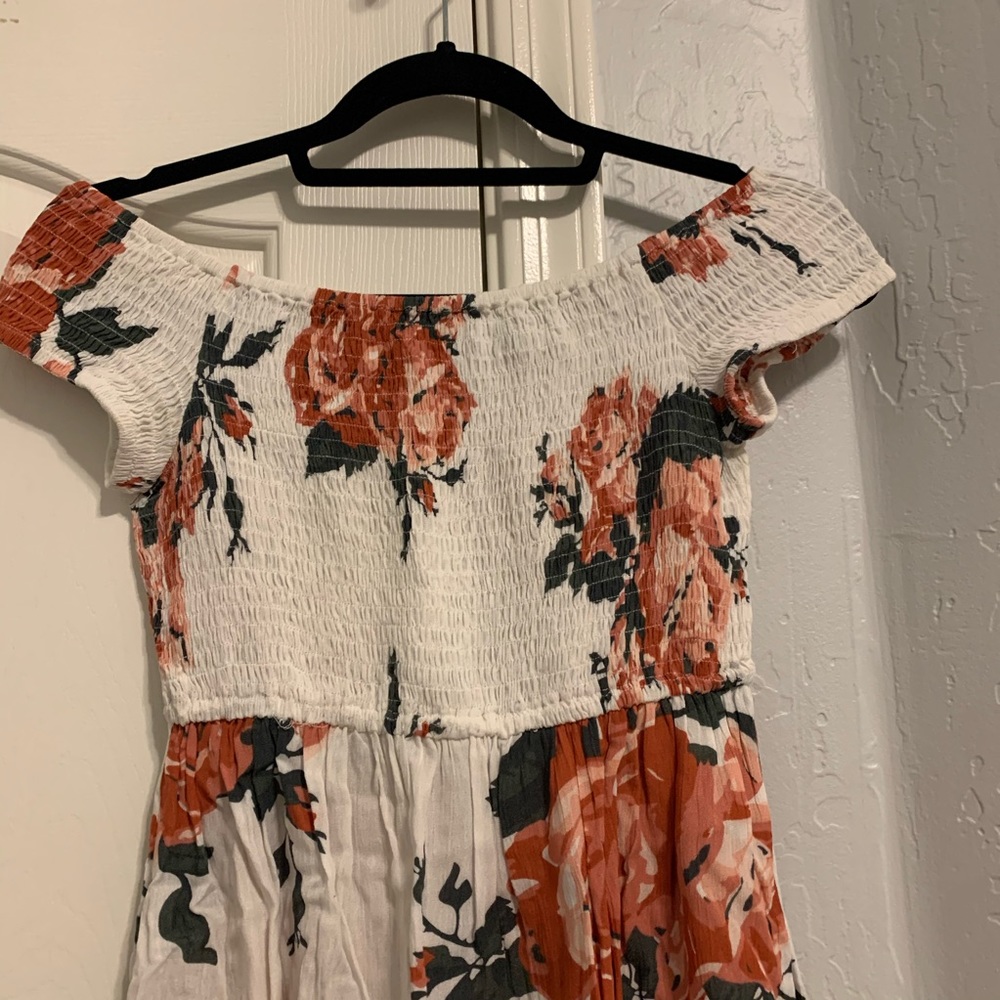 Off the shoulder Floral Dress - Picture 2 of 5